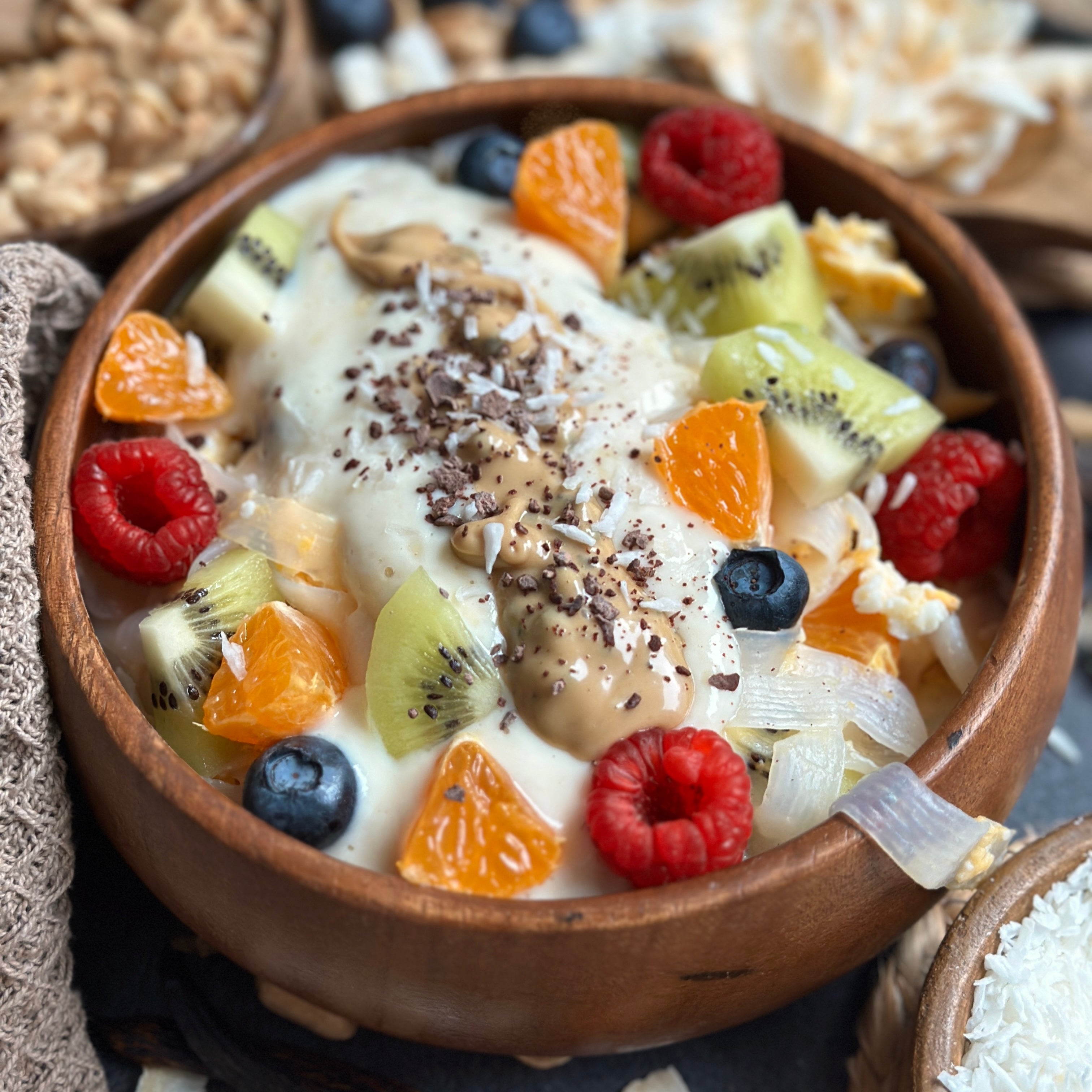 Süße gebratene Reisnudeln mit Kokoscreme